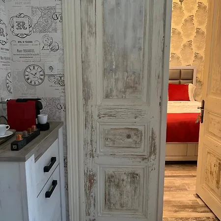 Apartment C-entral Paris Style