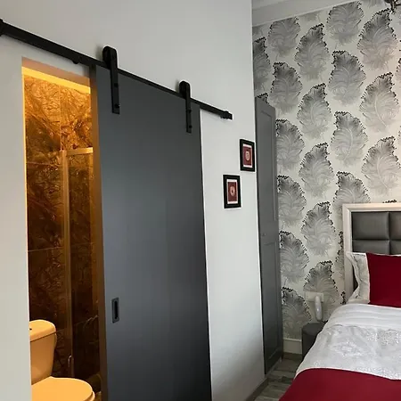 Apartment C-entral Paris Style *