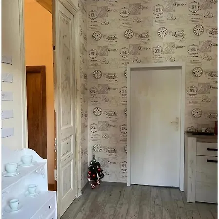 C-entral Paris Style Apartment